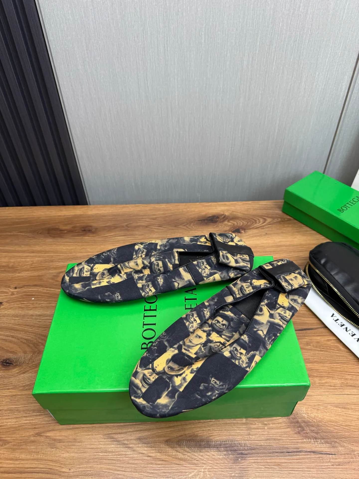 Men's shoes 💰460💰 BV - popular wallet shoes 👟 Casual, fashionable and comfortable 🔗 Good partner for travel ✅ Imported Nezha series printed fabric + imported cowhide. Original rubber outsole, available all year round 👏 Size: 38-45 (38.45 custom-made, non-refundable)